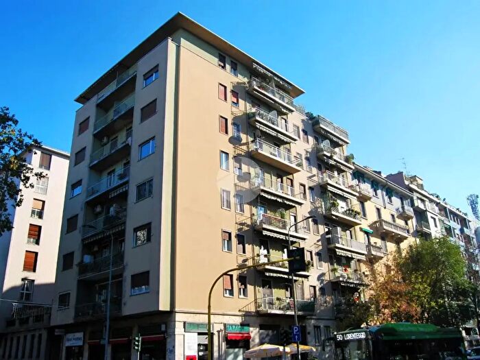 Appartamento trilocale in vendita in Via Leone Tolstoi, Milano