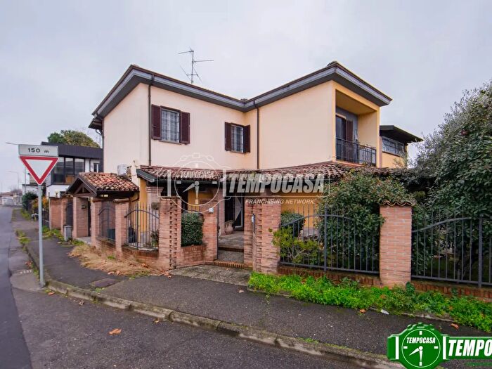 Casa con 8 locali in vendita in Via Prado, Cura Carpignano