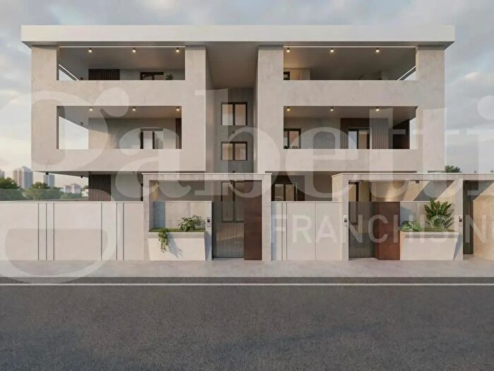 Appartamento quadrilocale in vendita in Cesa