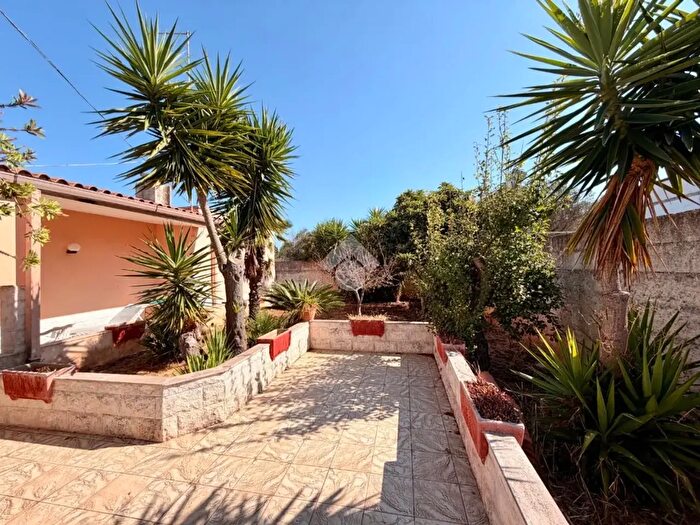 Casa trilocale in vendita in Via Alosa Finta, Trepuzzi