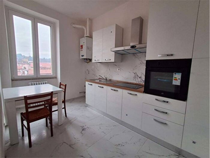 Appartamento bilocale in affitto in Via Indipendenza, Robbiate