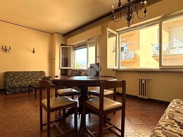 Appartamento con 5 locali in vendita in Via Fabio Filzi, Arezzo