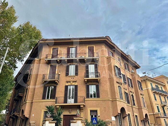 Appartamento con 6 locali in vendita in Via Capodistria, Trieste Coppedè, Roma