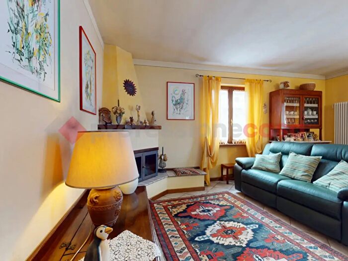 Casa con 5 locali in vendita in Località San Carlo, Castelnuovo Di Garfagnana