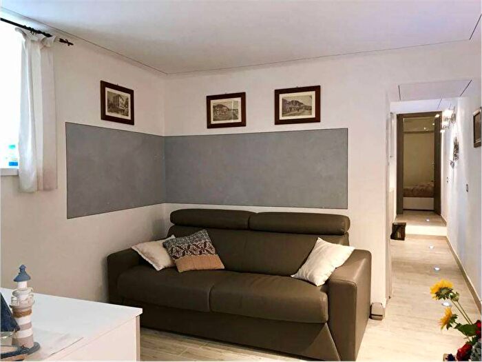 Appartamento trilocale in affitto in Centro, Noli