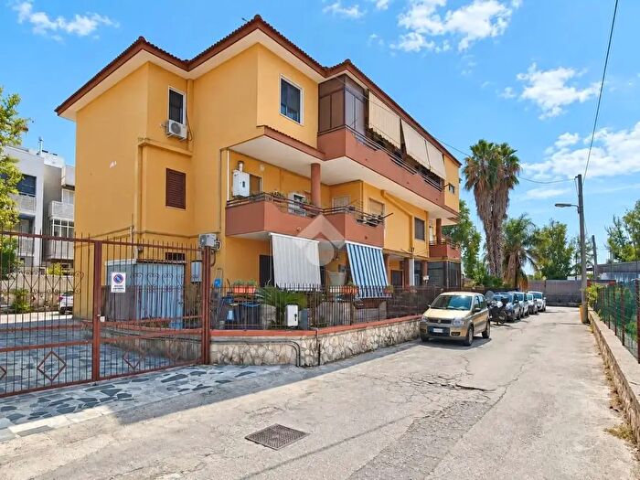 Appartamento trilocale in vendita in Via Vesuviana, Pomigliano D'Arco