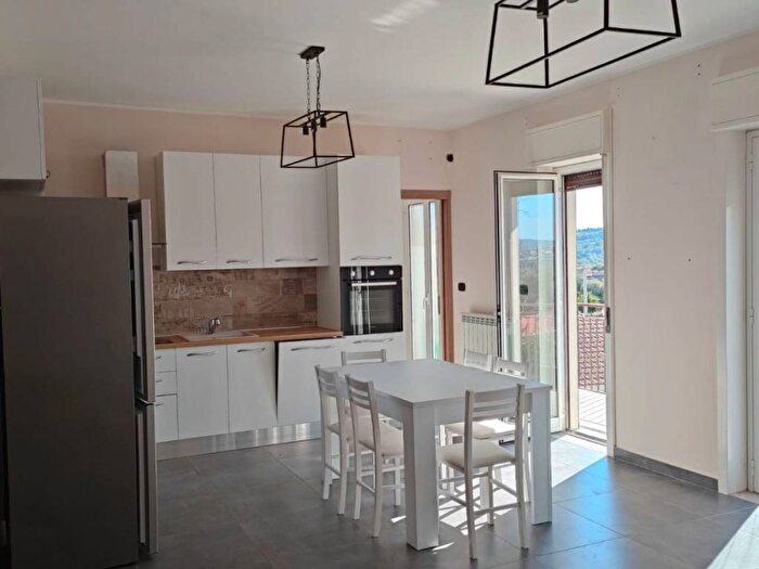 Appartamento trilocale in affitto in Via Gianni Marchese, Misterbianco