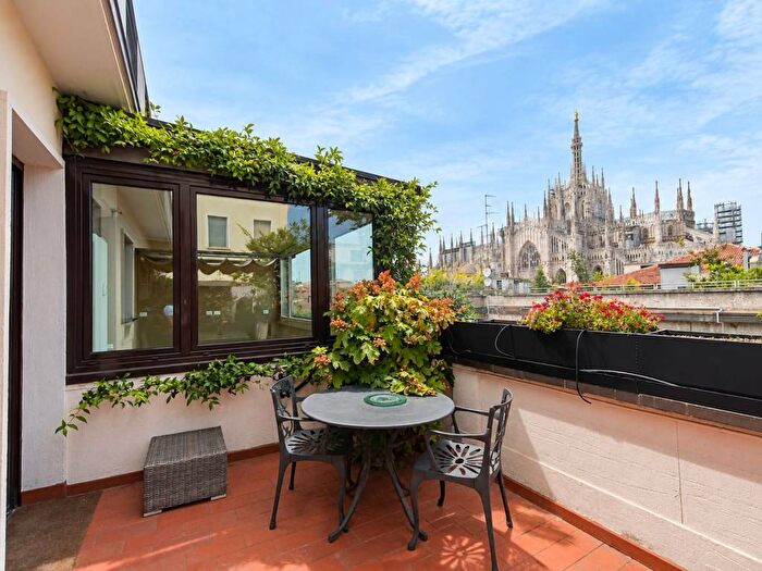 Appartamento bilocale in affitto in Via Santa Tecla, Duomo, Milano