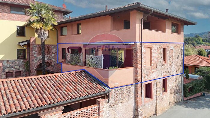 Appartamento con 5 locali in vendita in Via Peccia, Sostegno