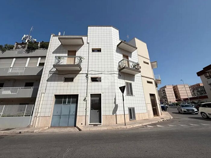 Appartamento quadrilocale in vendita in Via del Drago Canonico Giuseppe, Monopoli