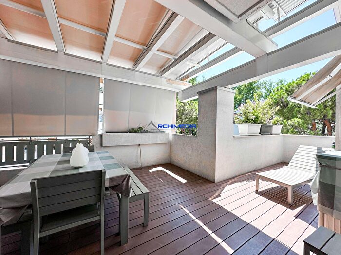 Appartamento con 6 locali in vendita in Via Ferrazzi, Padova