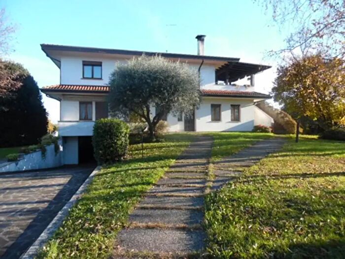 Casa con 6 locali in vendita in Via Trento E Trieste, Roncade