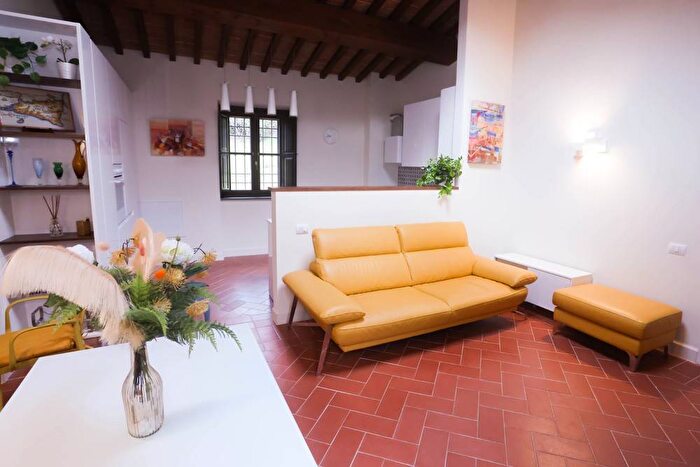 Appartamento quadrilocale in affitto in Viale Michelangiolo, Michelangelo Poggio Imperiale, Firenze