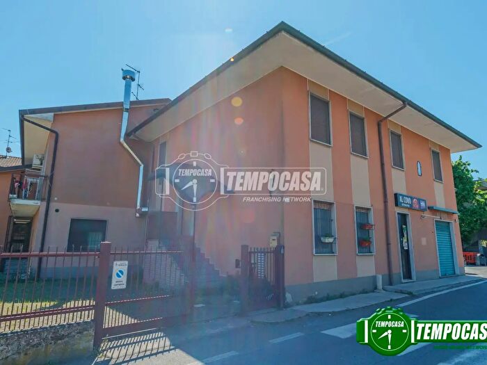 Appartamento trilocale in vendita in Via Cristoforo Colombo, Vidigulfo