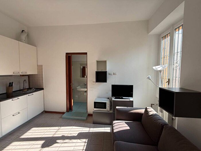 Appartamento bilocale in affitto in Via Carlo Farini, Isola, Milano