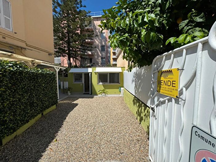 Casa bilocale in vendita in Via G Ansaldi, Sanremo