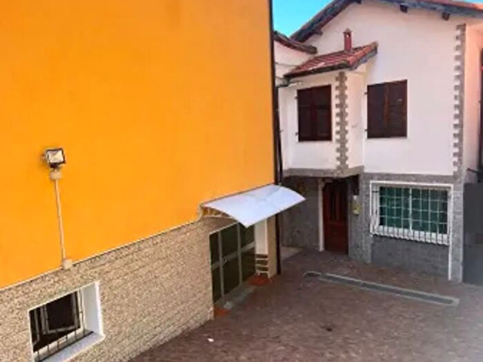 Casa bilocale in vendita in Via Novembre, Imperia