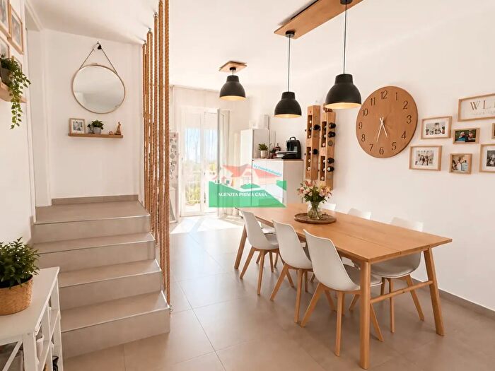 Casa con 6 locali in vendita in Via del Pino, Ravenna