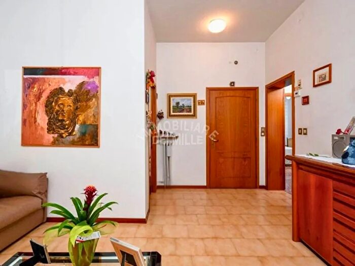 Casa quadrilocale in vendita in Reggio Emilia