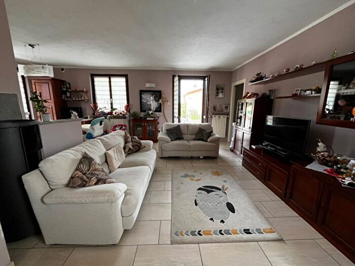 Appartamento con 5 locali in vendita in Via Vincenzo Peirone, Crava, Rocca de' Baldi