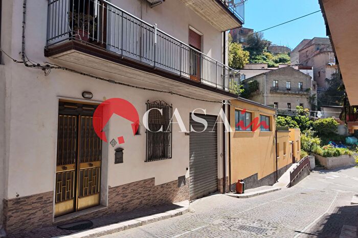 Casa con 12 locali in vendita in Militello Rosmarino