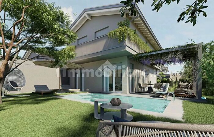 Casa quadrilocale in vendita in Via Don Sturzo, Lainate