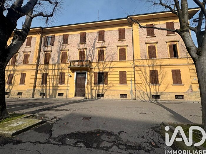 Casa con 10 locali in vendita in Piazza Circonvallazione, Mirandola