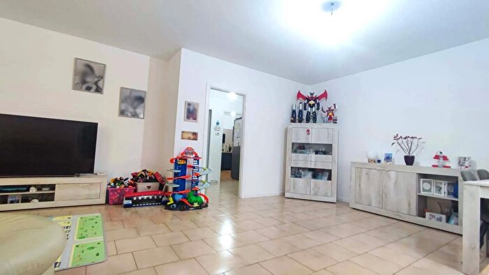 Appartamento quadrilocale in vendita in Via Isocrate Milano, Milano