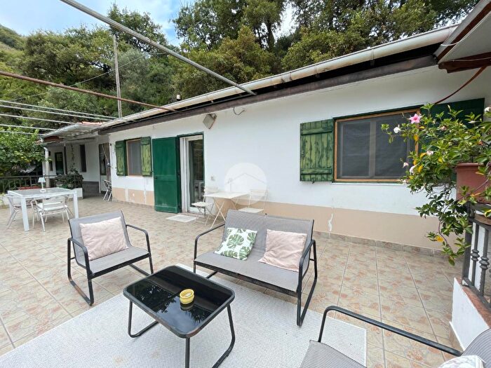 Casa con 8 locali in vendita in Str Isola Inferiore, Sanremo