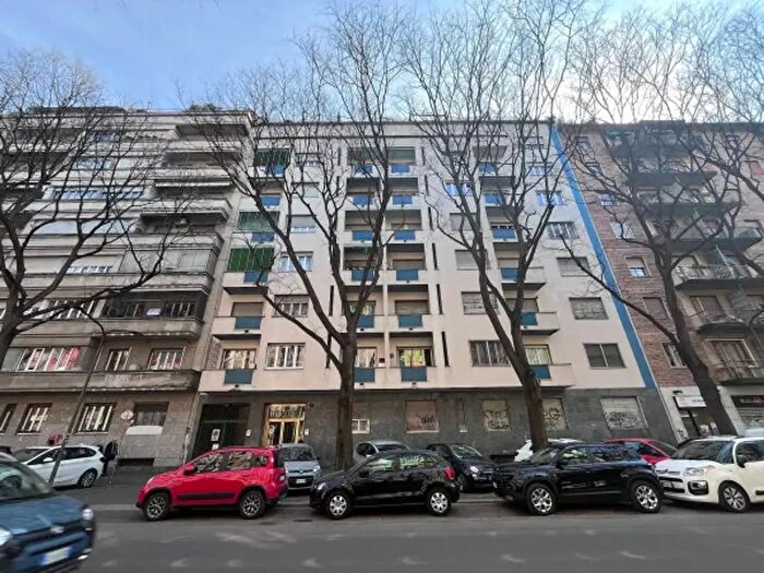 Appartamento con 5 locali in vendita in Via Teodosio, Milano