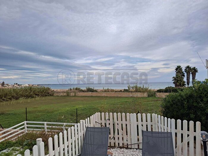 Casa trilocale in vendita in Via Eolie, Noto