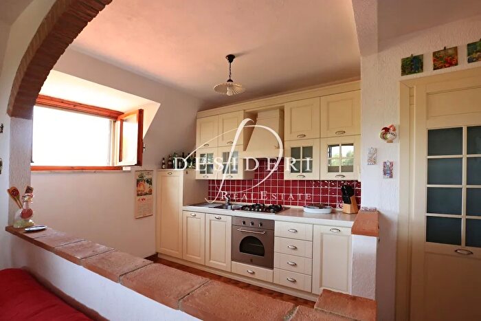 Appartamento quadrilocale in vendita in Via Grossetana Roccastrada, Roccastrada