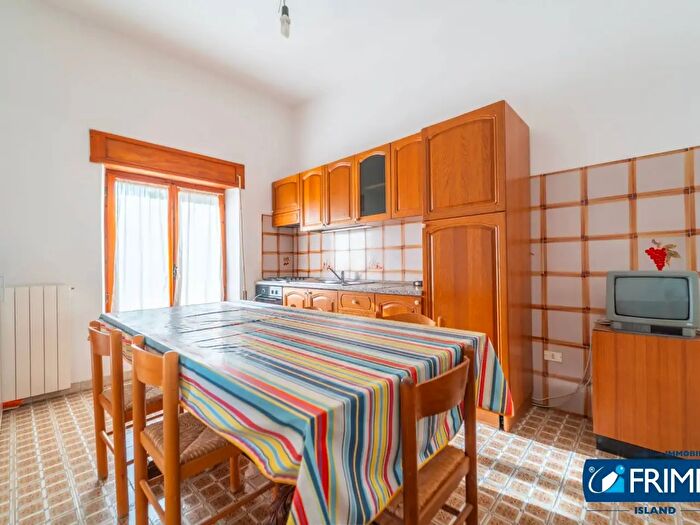 Casa con 10 locali in vendita in Via Arno, Olbia