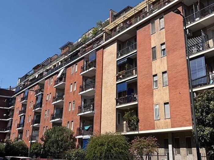 Appartamento trilocale in vendita in Via Pompeo Cambiasi, Casoretto, Milano