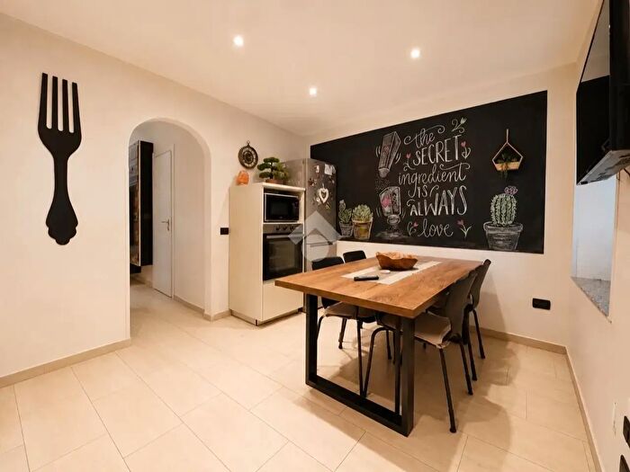 Casa con 5 locali in vendita in Via Sis, Val Della Torre