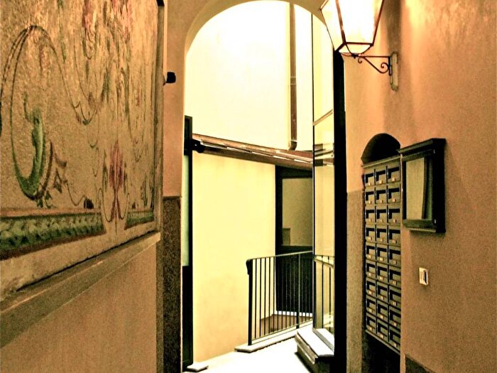 Appartamento bilocale in affitto in Via San Maurilio, Carrobbio, Milano