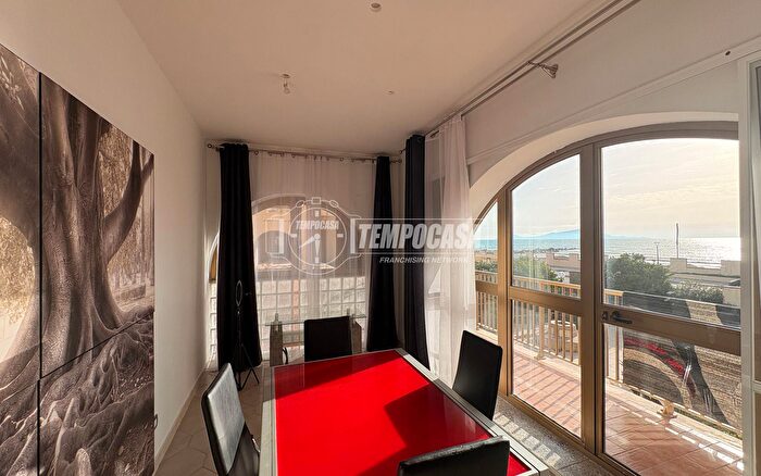 Appartamento quadrilocale in vendita in Via del Mare, Castel Volturno