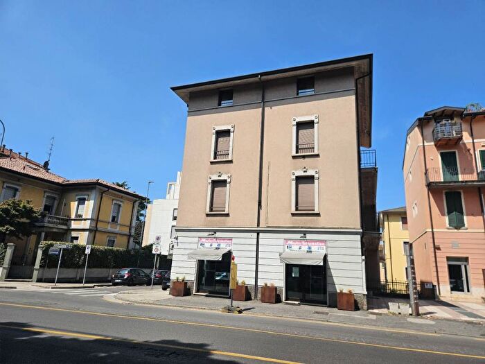 Case in Vendita e in Affitto - 3