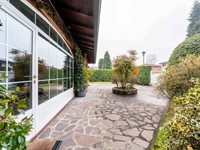 Casa quadrilocale in vendita in Via Aldo Moro, Assago