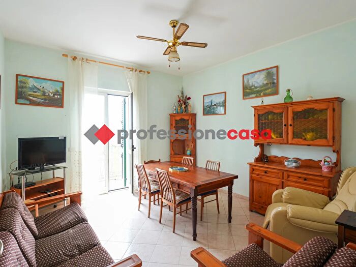 Appartamento con 6 locali in vendita in Via Costabile Carducci, Capaccio