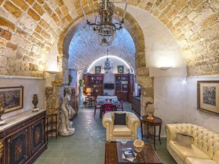 Appartamento quadrilocale in affitto in Ortigia, Siracusa