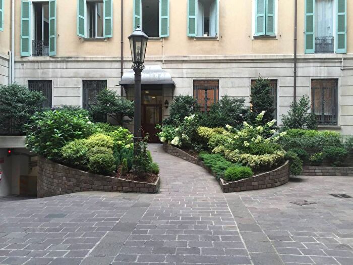 Appartamento con 6 locali in affitto in Via Giosuè Carducci, San Vittore, Milano