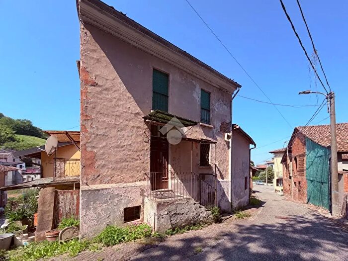 Casa trilocale in vendita in Via dei Fiori, Cigognola