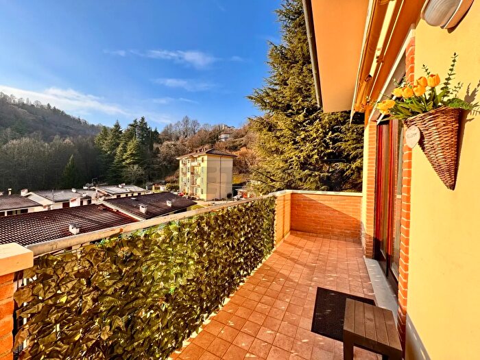 Appartamento con 6 locali in vendita in Via Magaraggia, Valdagno