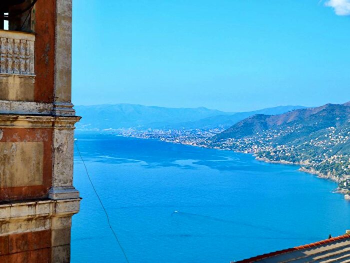 Appartamento trilocale in affitto in Via Romana, Ruta, Camogli