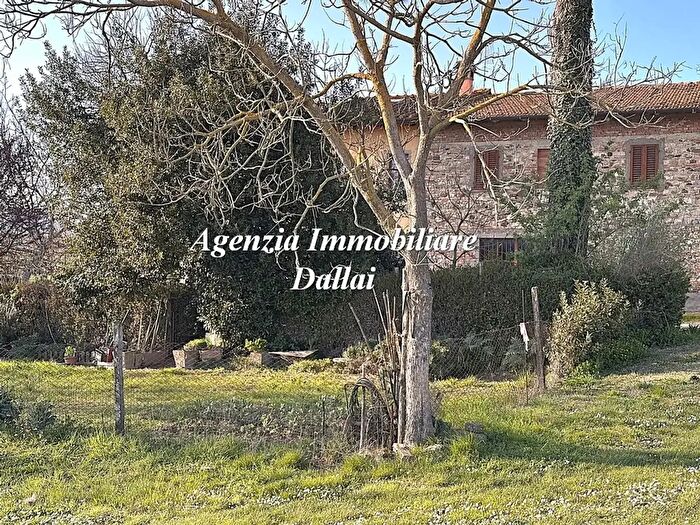 Casa con 6 locali in vendita in Barberino Di Mugello