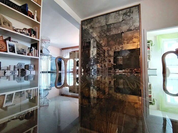 Casa con 7 locali in vendita in San Lazzaro Di Savena