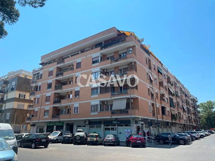 Appartamento bilocale in vendita in Viale dei Promontori, Roma