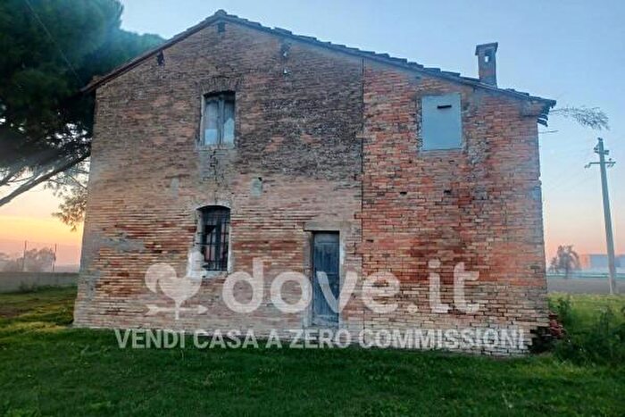 Casa con 6 locali in vendita in Via Gardizza, Conselice