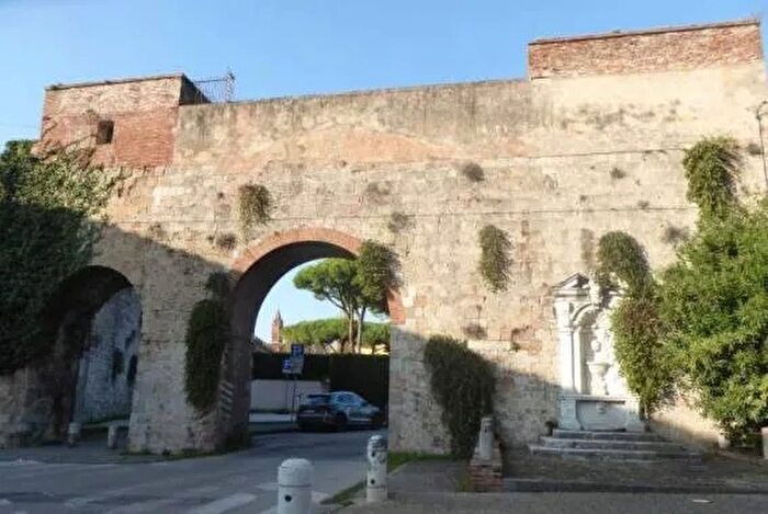 Appartamento trilocale in vendita in Pisa